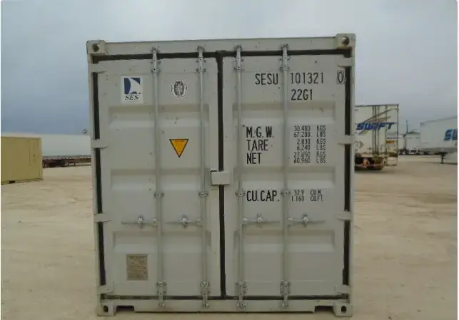Home 10′ shipping container1.webp